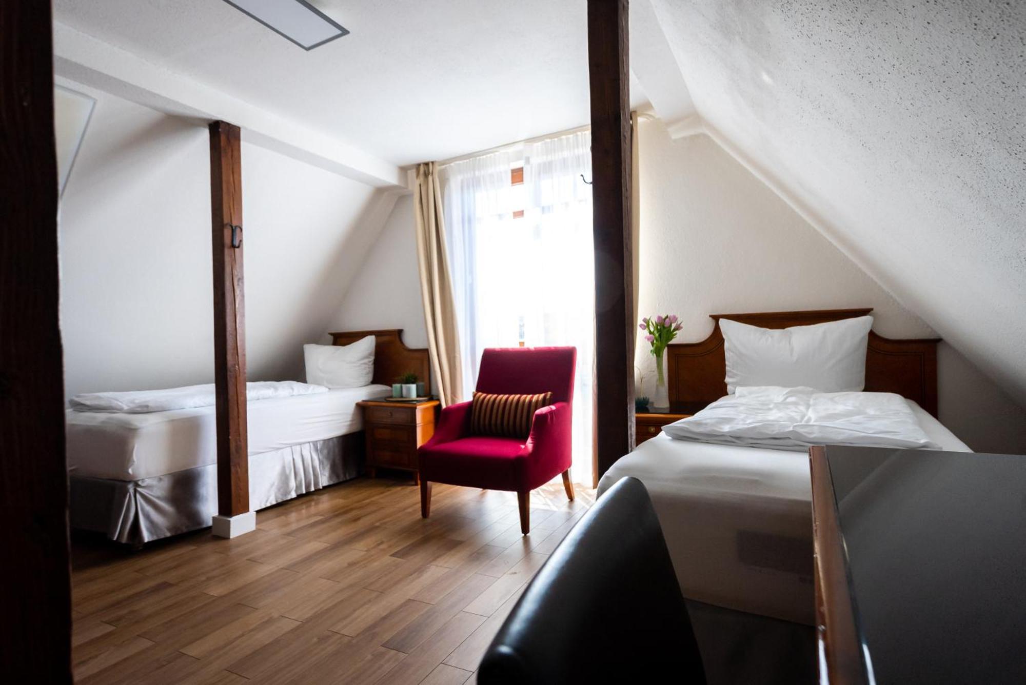 Cityhotel Feuerbach 3*
